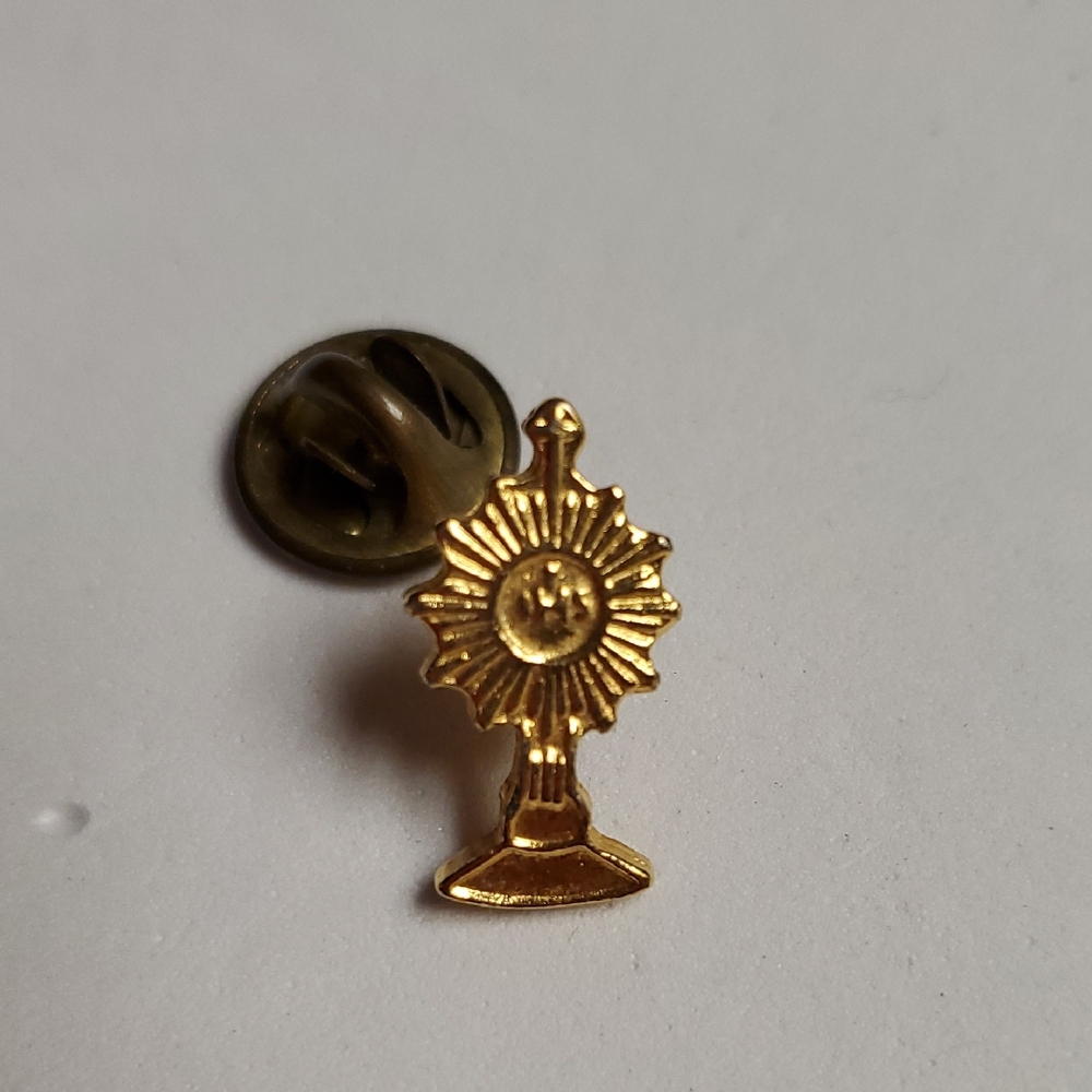 Monstrance Holy Eucharist Gold Toned Pin